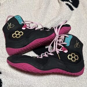 RUDIS wrestling shoes men’s 10. Women’s 11 excellent shape